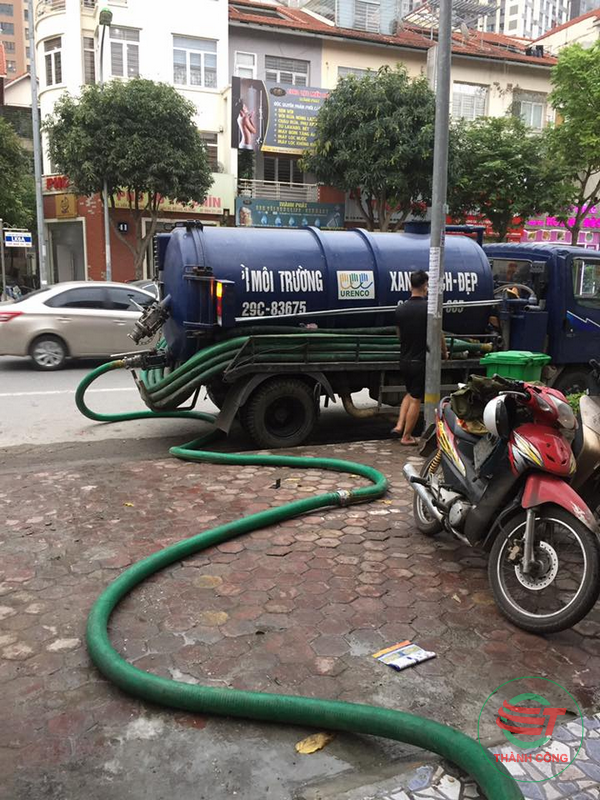 không thực hiện nạo vét hố ga định kỳ tại huyện Bình Chánh để lại rất nhiều hậu quả